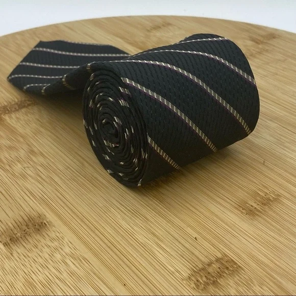 FENDIMen's Tie; Pure Italian Silk